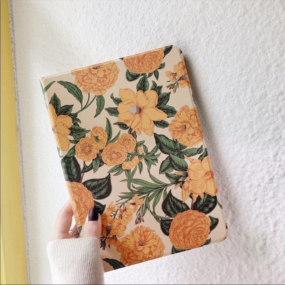BRAND NEW IPad 10.2 (2021) case with built in pen slot